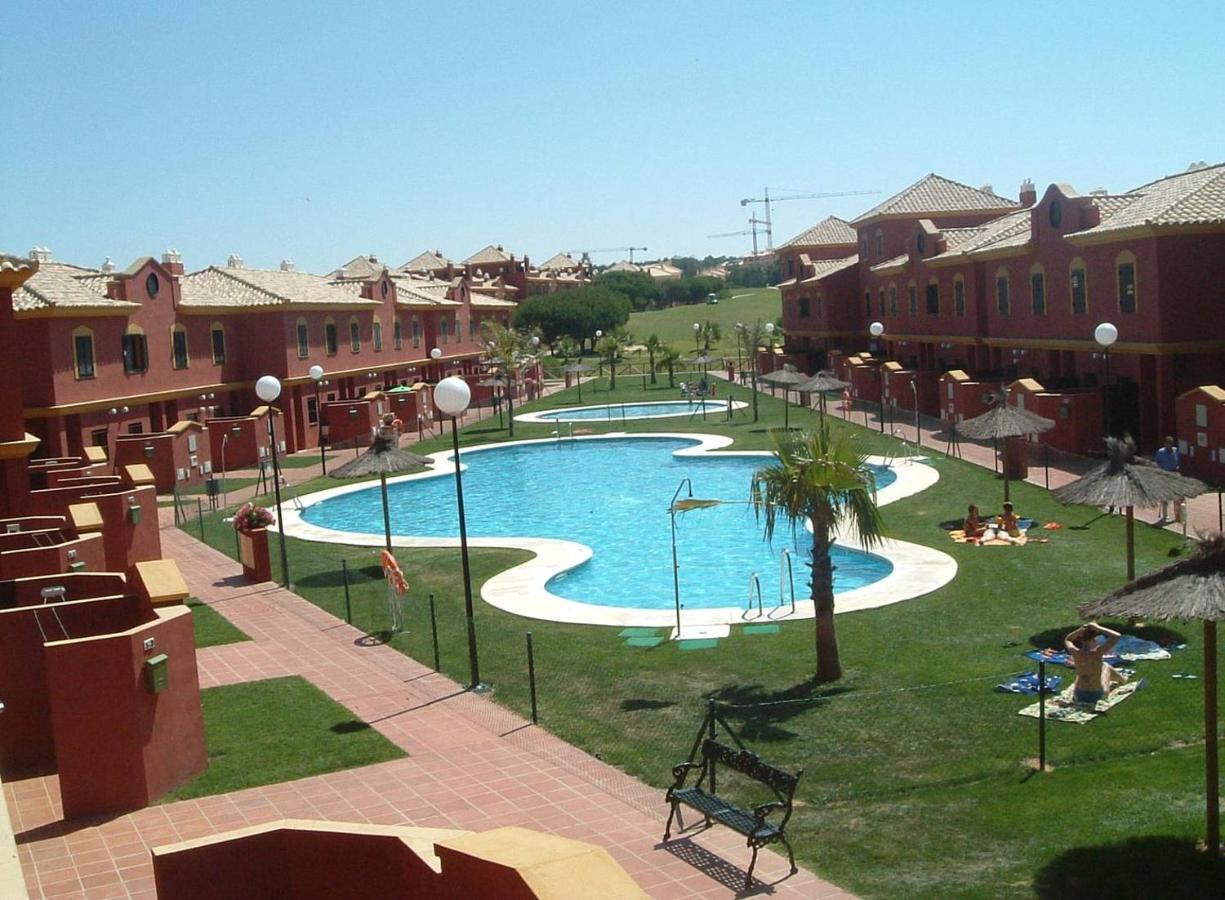 Olhando Um Campo De Golf إسلانتييّا المظهر الخارجي الصورة